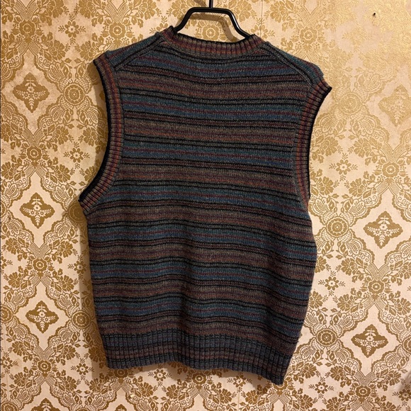 Men's Striped Sweater Vest - Picture 2 of 5